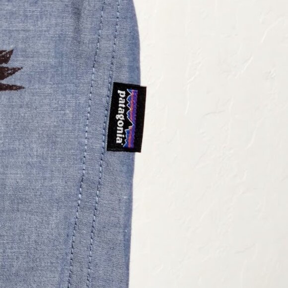 Patagonia Men's Short Sleeve Button-Down Shirt in size Large - Picture 3 of 5